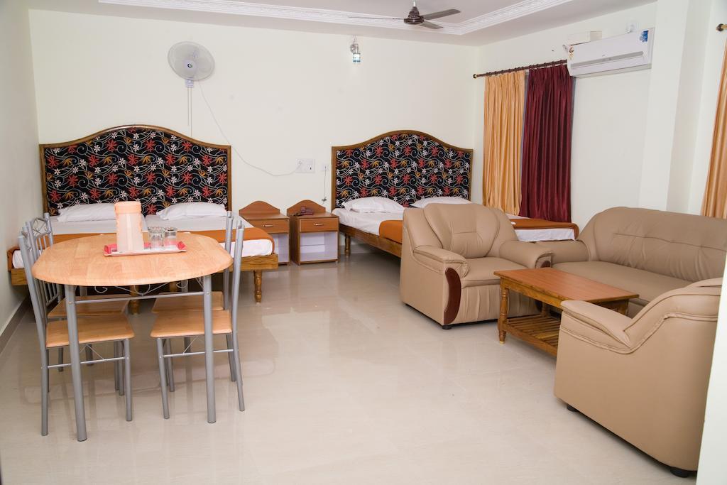 Vihas Inn Tirupati Szoba fotó