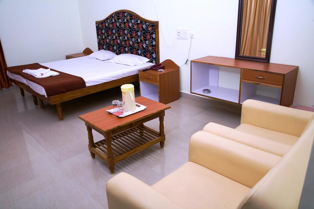 Vihas Inn Tirupati Kültér fotó
